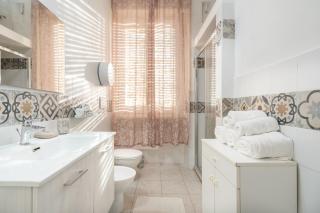 Cagliari Central Rooms With Port View - 2