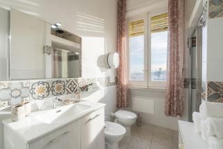 Cagliari Central Rooms With Port View - 5