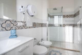 Cagliari Central Rooms With Port View - 3