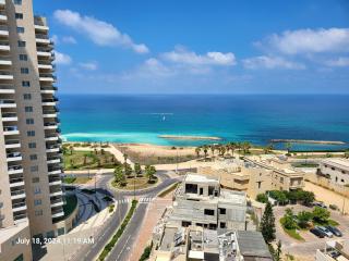 קו האופק Horizon Line - Luxury Sea View Apartment, Netanya - 9