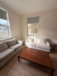 Beautiful Margate Retreat with Log burner, Garden, minutes to beach - 4
