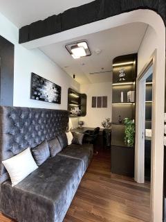 Căn hộ 1 phòng ngủ, view hồ, máy chiếu, tivi lớn, đồ bếp đầy đủ, máy giặt sấy - 2