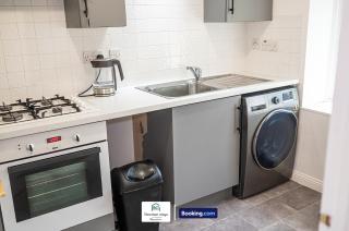 Charming Entire House By Newman Stays Short Lets & Serviced Accommodation Bingham With Free WiFi, Smart TV & Great Location - 1