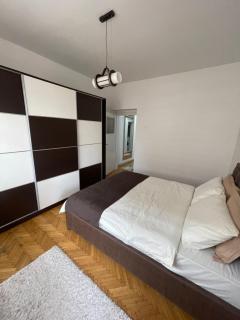 Comfy Downtown Apartment Prishtina - 3