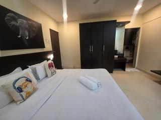 Lite Stays - Vile Parle East - 3