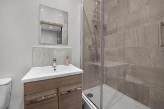 WhiskAwayHomes Shaw Street Apartment 1 - 6