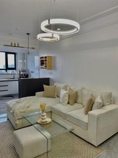 Soft Escape with Cozy Bar and Stunning Views in Lavington - 0