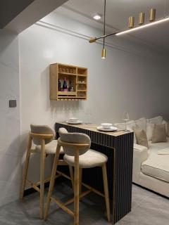 Soft Escape with Cozy Bar and Stunning Views in Lavington - 8