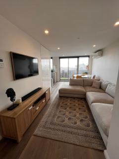 Private & Quiet Penthouse in Boutique Development - 4