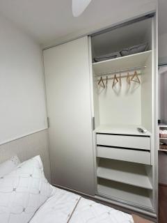 Apartamento mobiliado, com piscina e estacionamento na Barra da Tijuca - 4