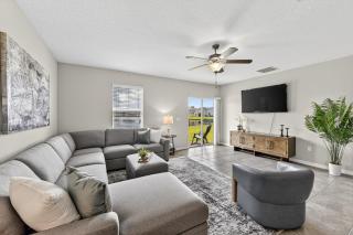 Spacious Getaway Near Apollo Beach home - 0