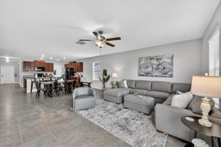 Spacious Getaway Near Apollo Beach home - 2