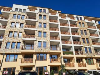 Elegant Stay 1-Bedroom Apartment in St St Constantine and Helena, Free Parking - 6