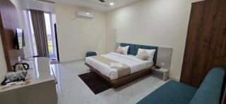 Starlight Restro and Hotel - 6