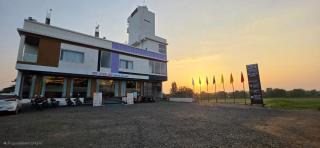 Starlight Restro and Hotel - 3