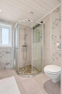 Hytte ved havet på Brensholmen, nær Sommarøy, Tromsø - 1