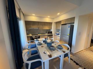 4 Bedrooms Penthouse Villa, Marassi - 1