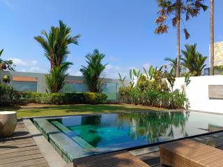 Tropikal villa 2 bedrooms in seminyak Bali - 0