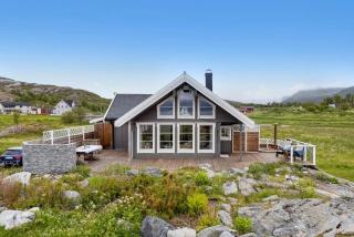 Hytte ved havet på Brensholmen, nær Sommarøy, Tromsø - 9