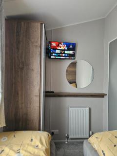 Billing Aquadrome Holiday Park Fishing Lakes Gold Caravan - 5