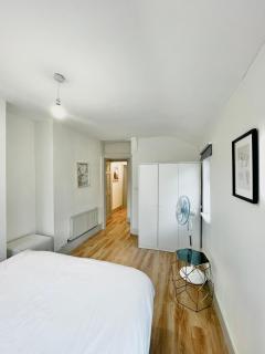 Spacious House in Surrey Quay - 3