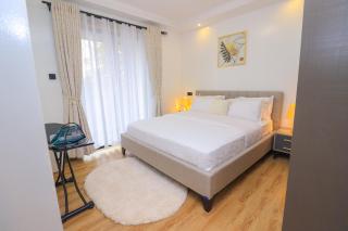 Urban Oasis Apartment - 6