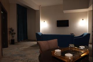 فندق قصر الخورنق - 7