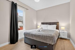 2 Bedroom House By Boyeilles Apartments Short Lets Serviced Accommodation Belfast With Pool Table & Free Parking - 2