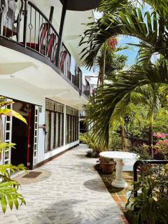 Placido's Vacation Home - 4