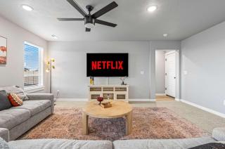Spacious 5BR - Gamer Room - Hot Tub & Basketball - 7