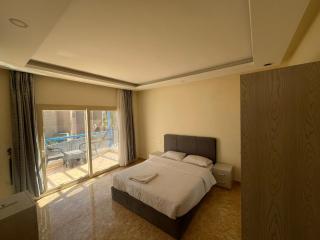 شاليه بمنتجع ميراج Mirage apartments - 3