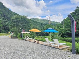 Galaxy X Hotel Type Caravan Glamping & Pension - 7