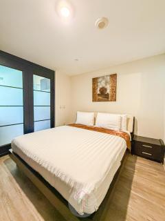 Cozy 2BR Loft in a Vibrant Complex - 107 - GL - 3