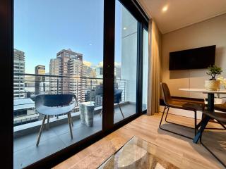 16 on Bree Studio with Balcony & No Load-Shedding CTICC & V&A Walk - 5
