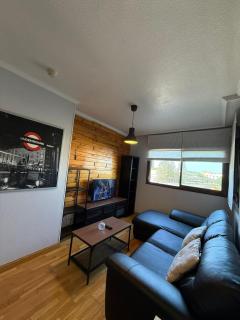 Enjoy the sun and pool in this fabulous apartment - 4