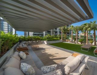 Stylish Dubai Hills Studio with Rooftop Pool and Gym - 1