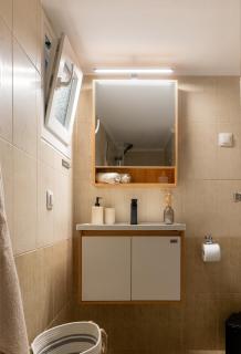 Central Chic Thessaloniki apartment with Balcony - 3