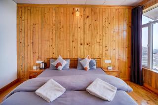 Young Monk Hostel Dharamkot - 3