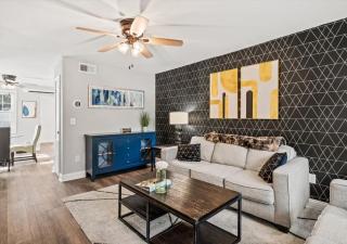 Bubbly Chateau in Park Circle - 0