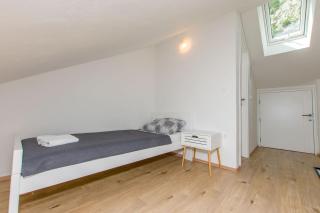 Apartments Petea Omis - 2