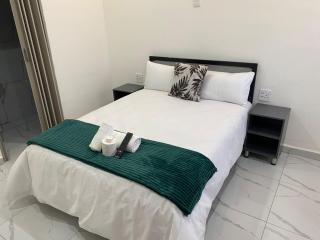 The Palms Guest House - 7