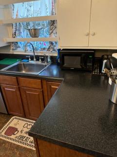 Private downtown cottage - 1