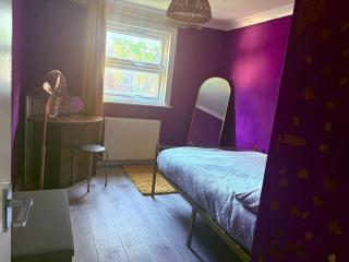 Tottenham Stay-Diem - 0