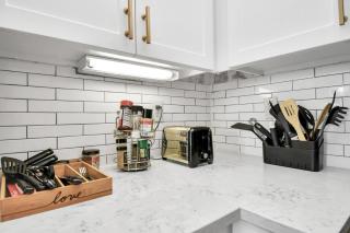 Halstead Cozy Unit near Galleria Mall Houston - 6