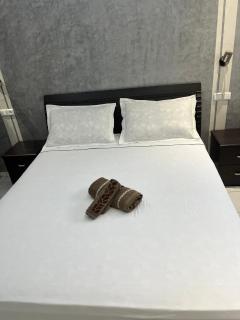 Premium Apartment - 6 Min from Rabat-Salé Airport - Free Parking & Fast WiFi - 8
