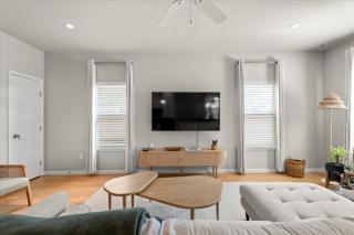 Spacious 3BR Getaway w Free Parking Pet Friendly - 6