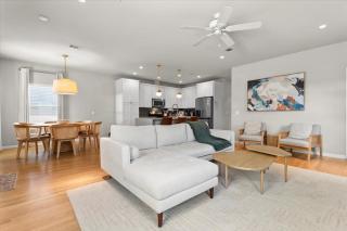 Spacious 3BR Getaway w Free Parking Pet Friendly - 4