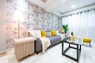 Elegant, 2-Bedroom Retreat in Naco Central - 8