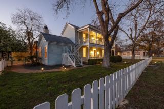 Victorian Escape-Pool & Hot Tub! - 6