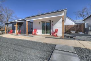 Pop-2: Hot-Tub/Close to Main St! - 0